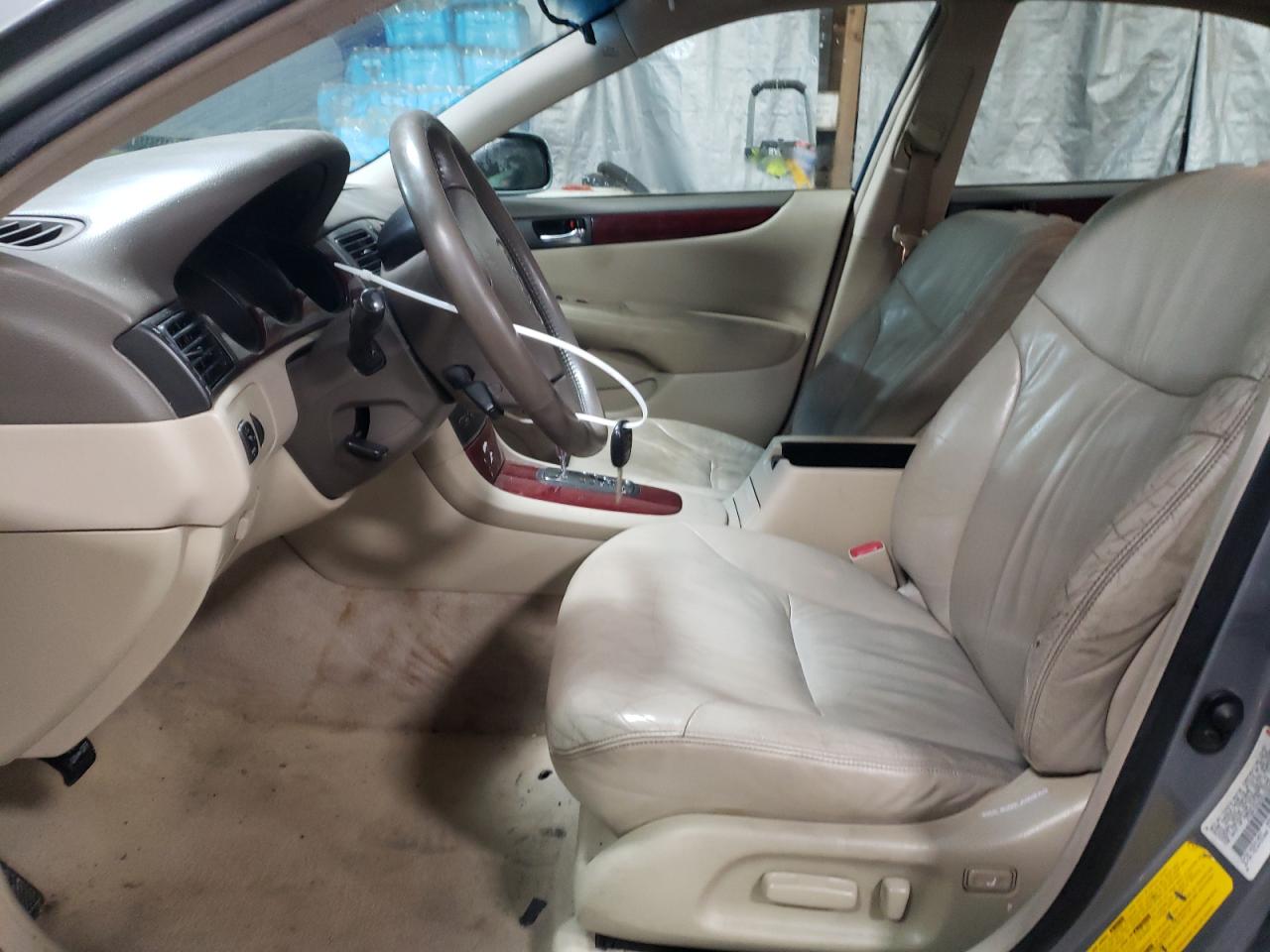 2003 Lexus ES - Image 7