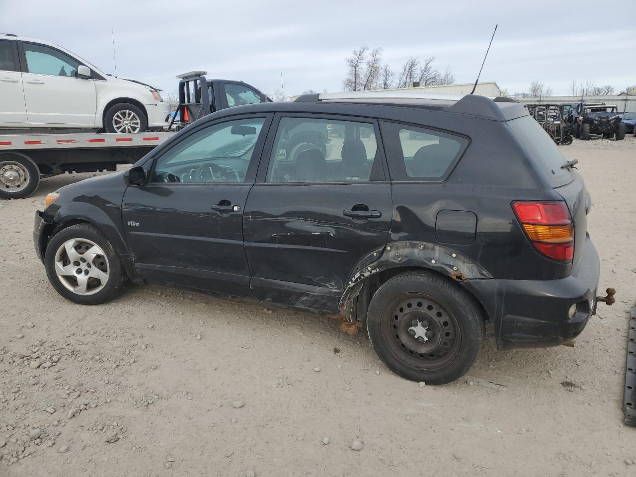 2006 Pontiac Vibe - Image 2