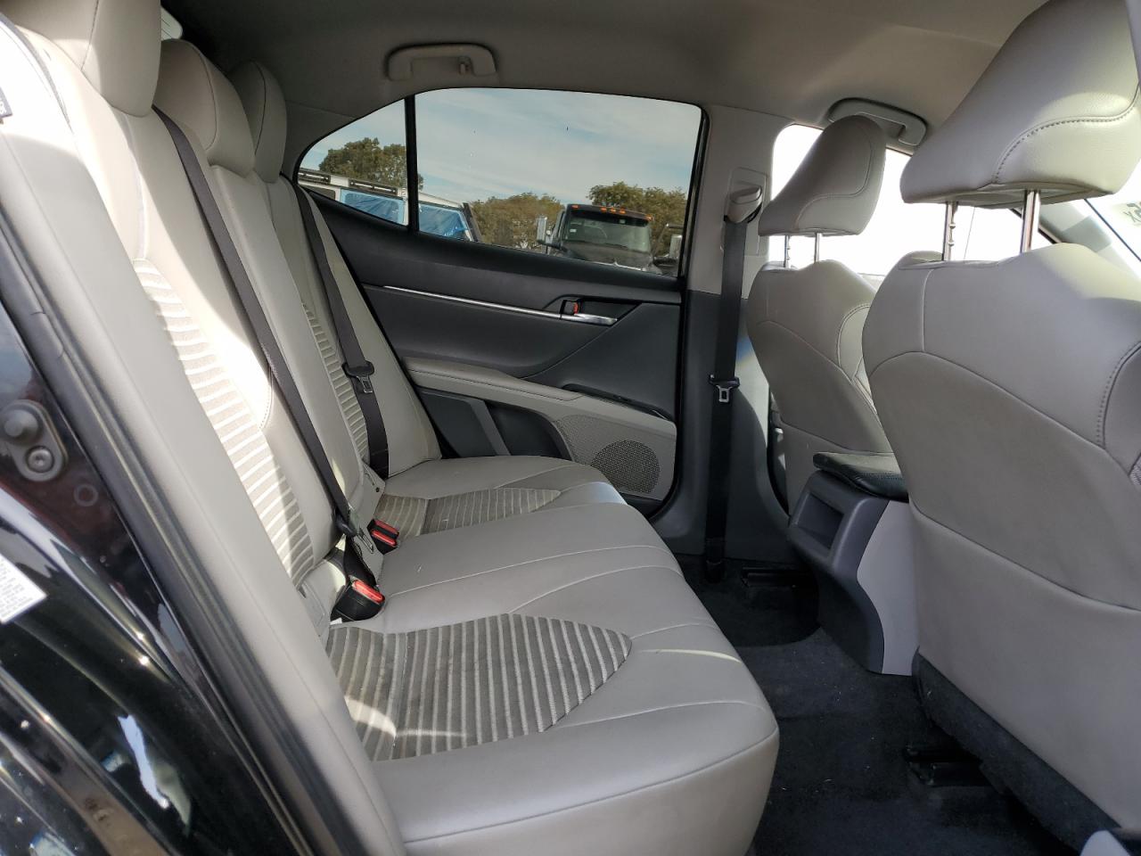 2018 Toyota Camry - Image 10