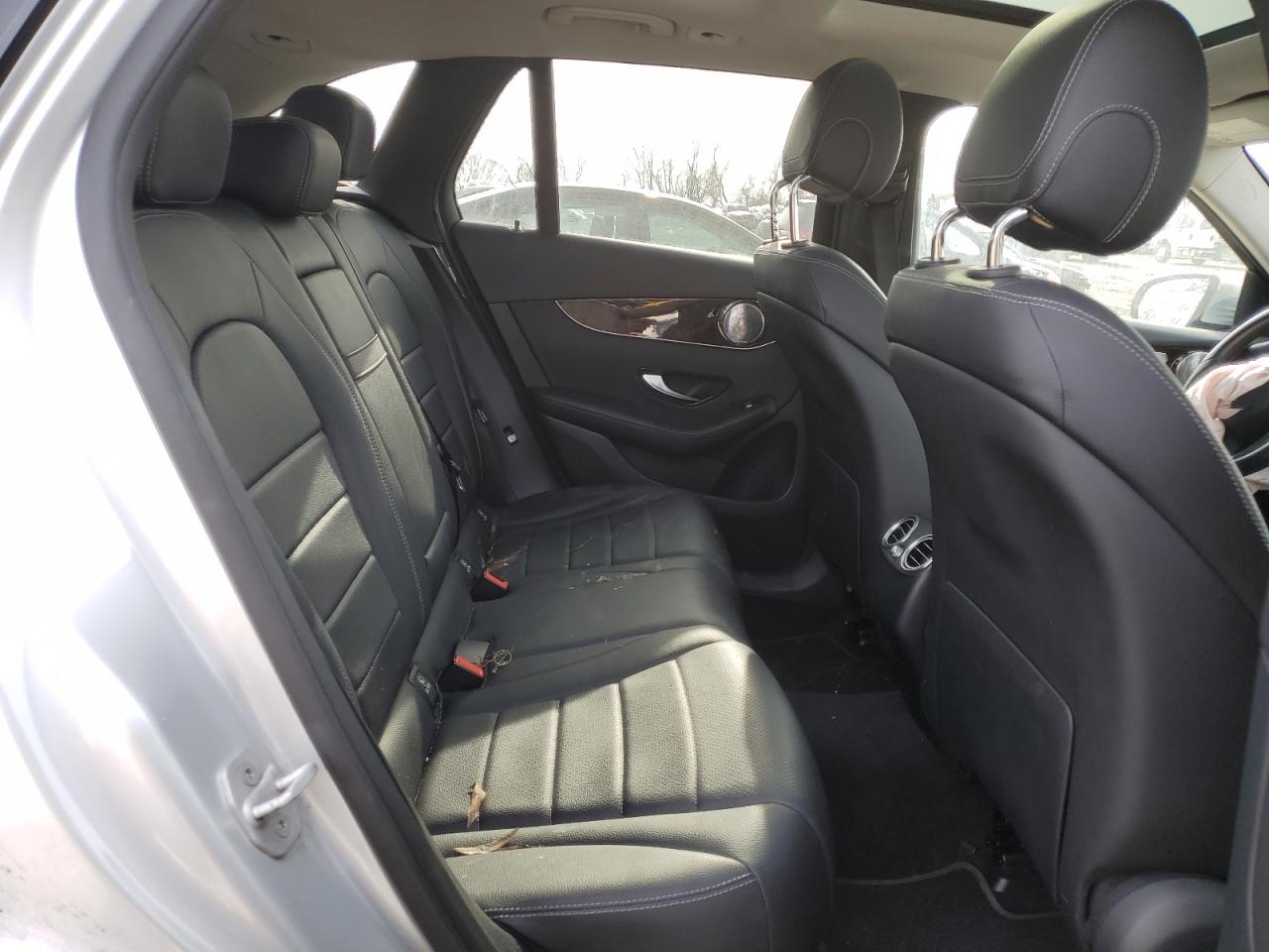 2016 Mercedes-Benz GLC - Image 12