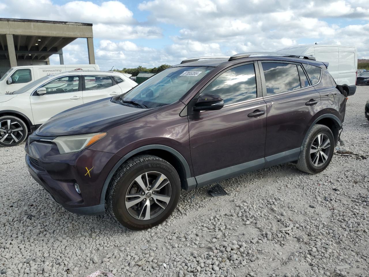 2T3WFREV9HW345214 2017 TOYOTA RAV 4 - Image 1