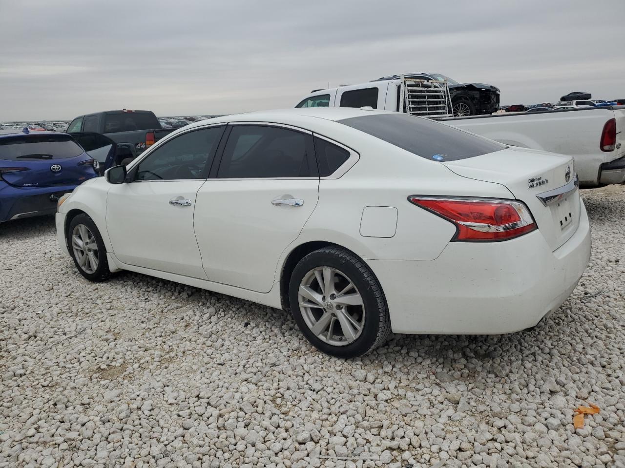 2015 Nissan Altima - Image 2