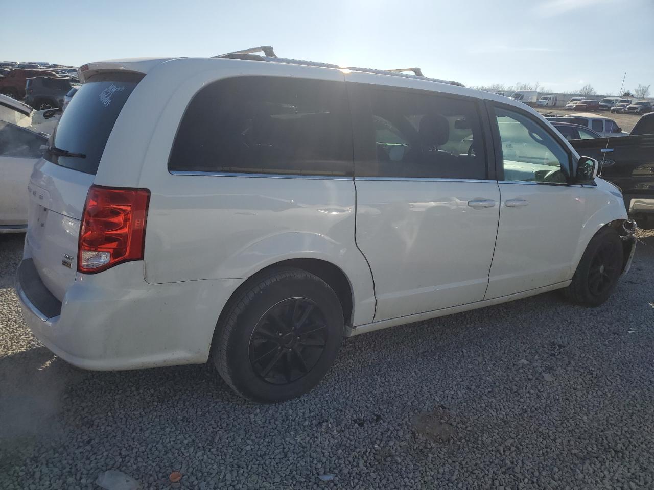 2019 Dodge Caravan - Image 3