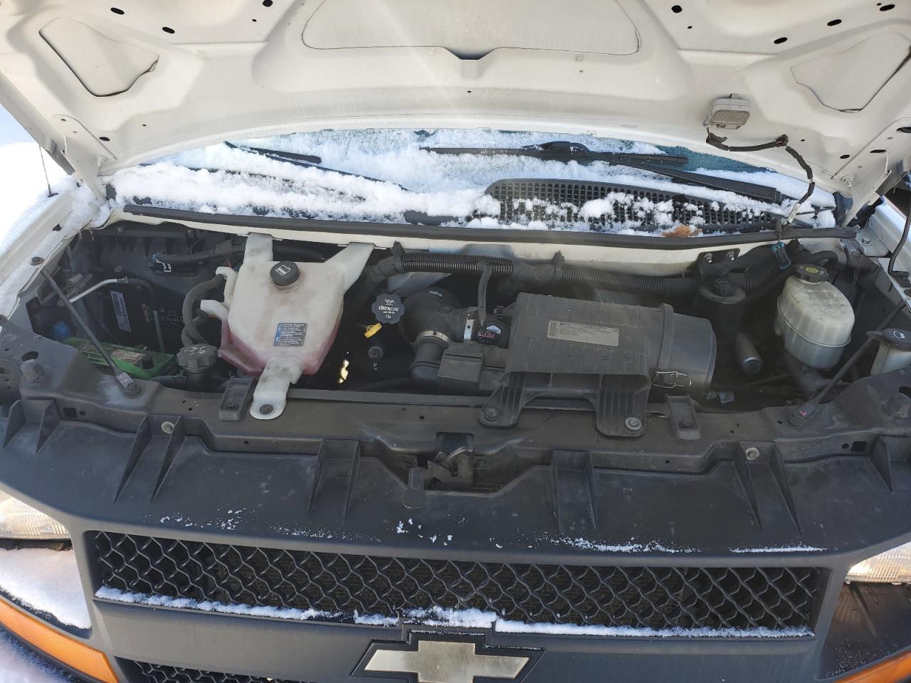 2014 Chevrolet Express - Image 12