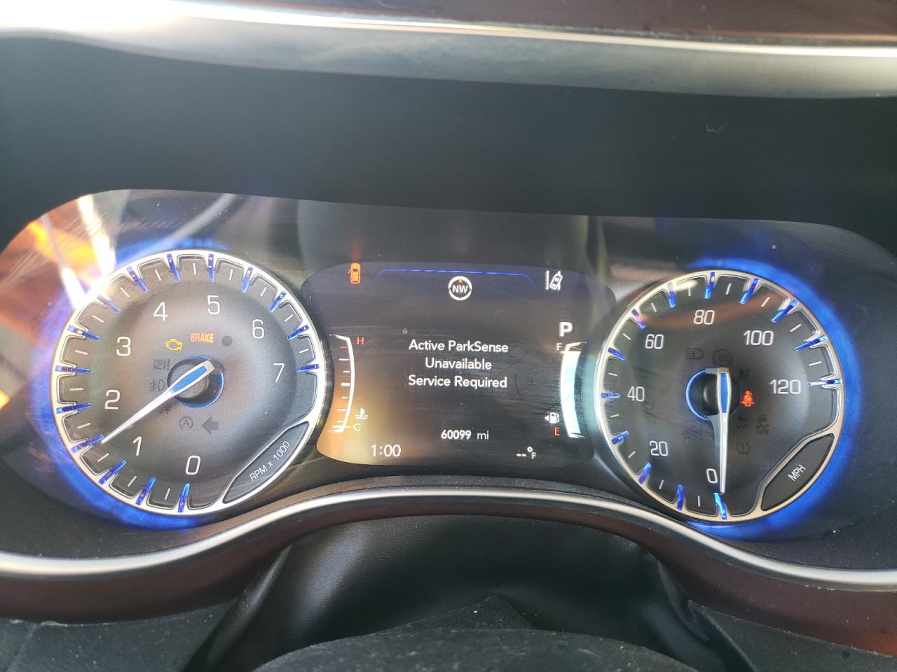 2017 Chrysler Pacifica - Image 9