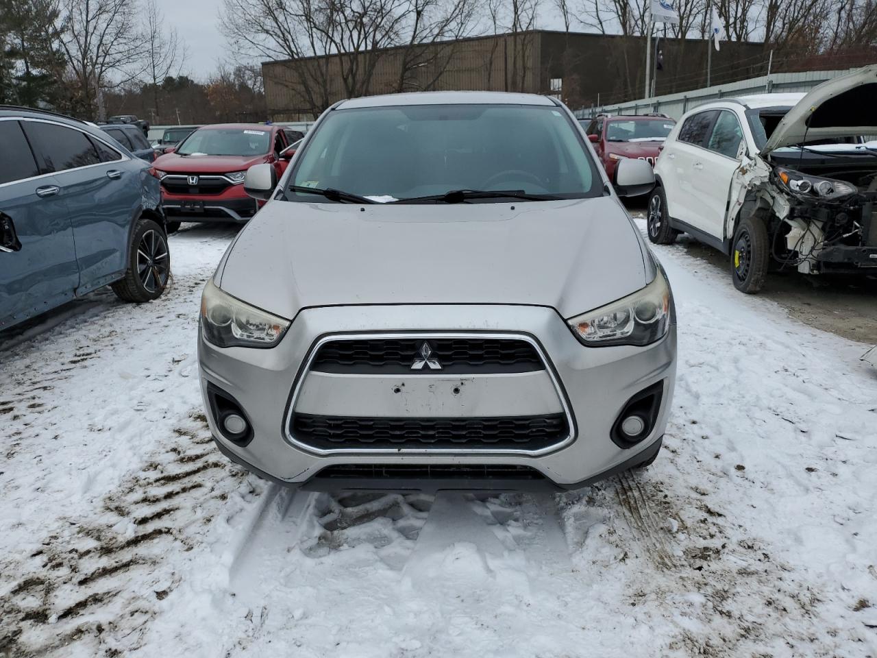 VIN 4A4AR3AU2DE003027 2013 MITSUBISHI OUTLANDER no.5