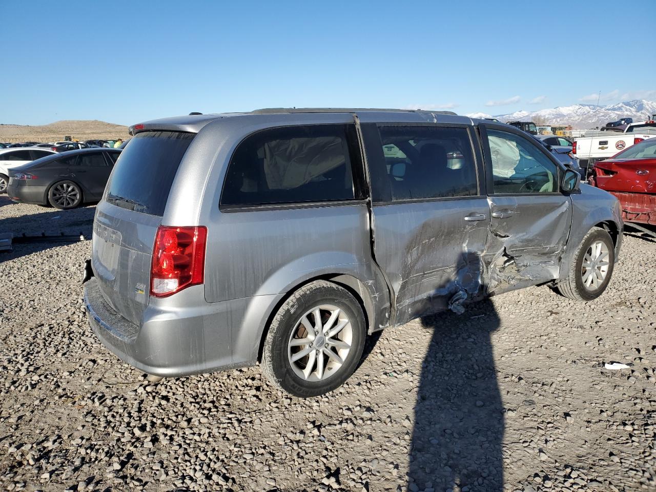 2016 Dodge Caravan - Image 3
