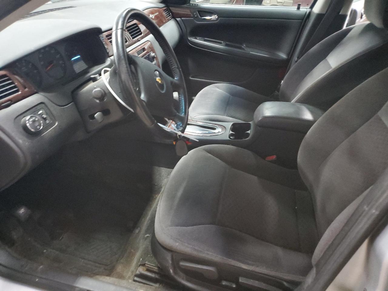 2011 Chevrolet Impala - Image 7