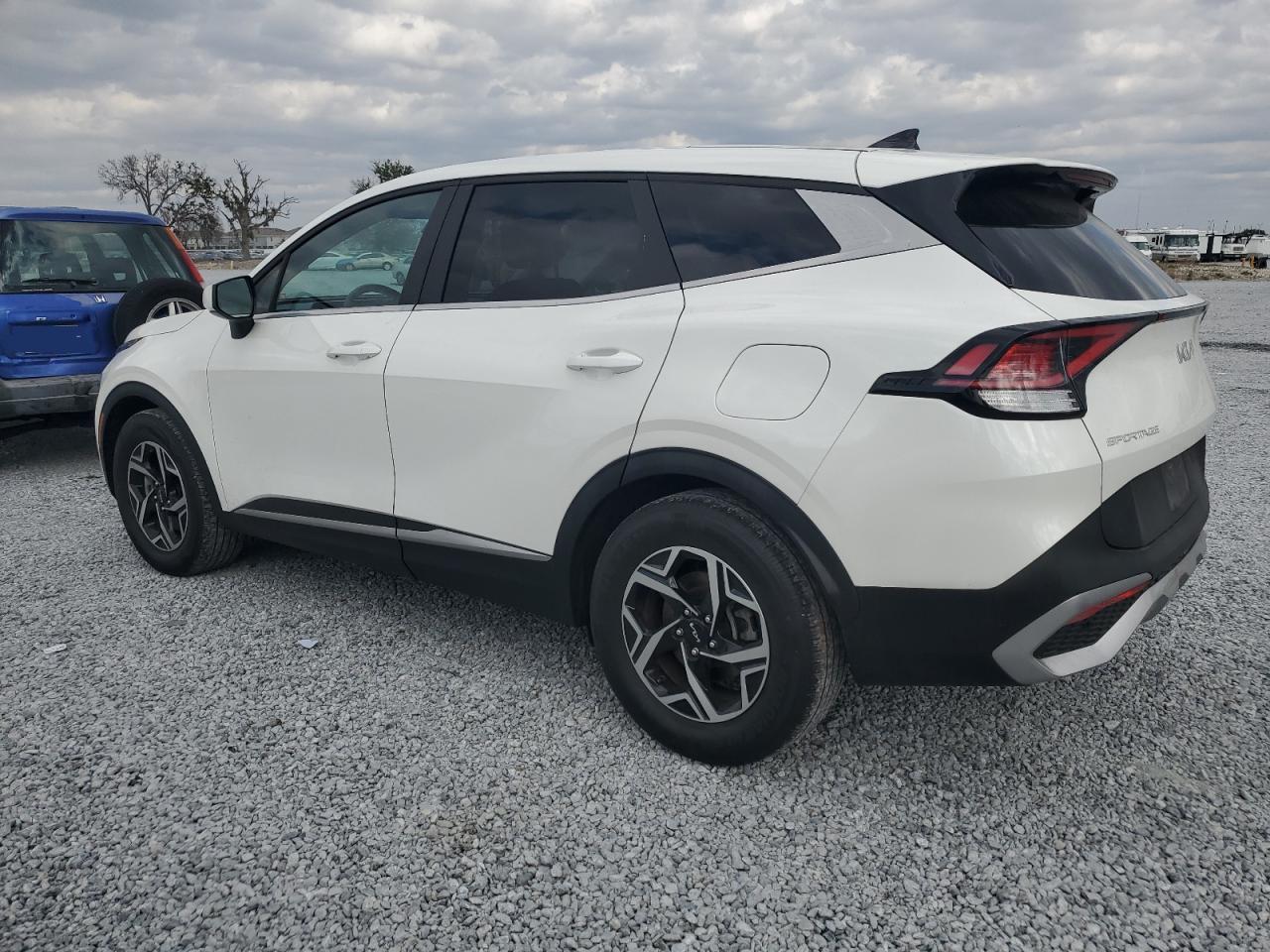 2023 Kia Sportage - Image 2