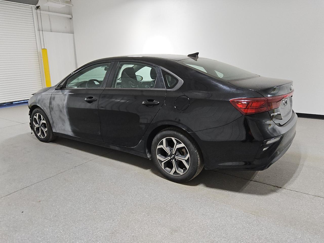 2021 Kia Forte - Image 2