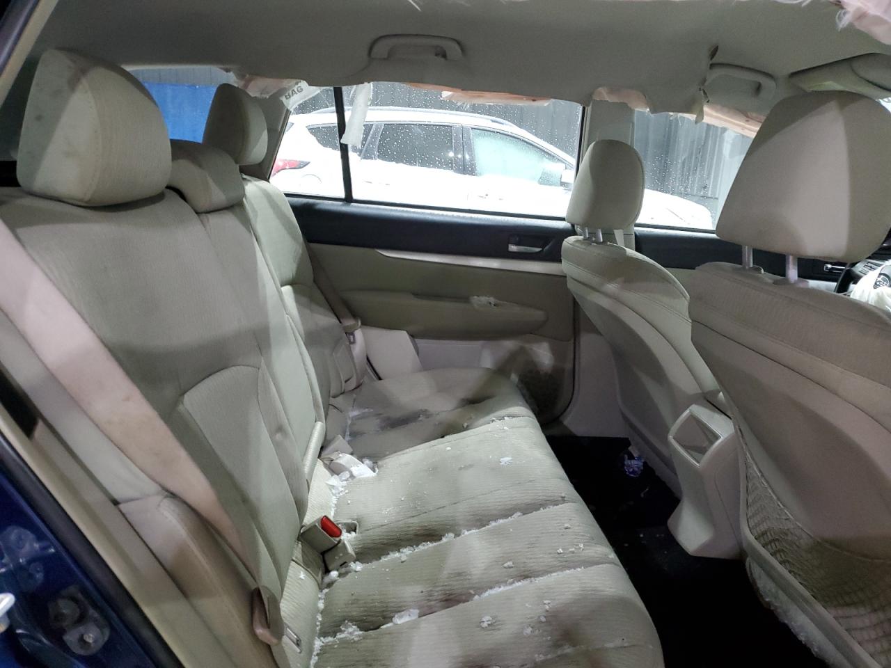 2011 Subaru Outback - Image 11