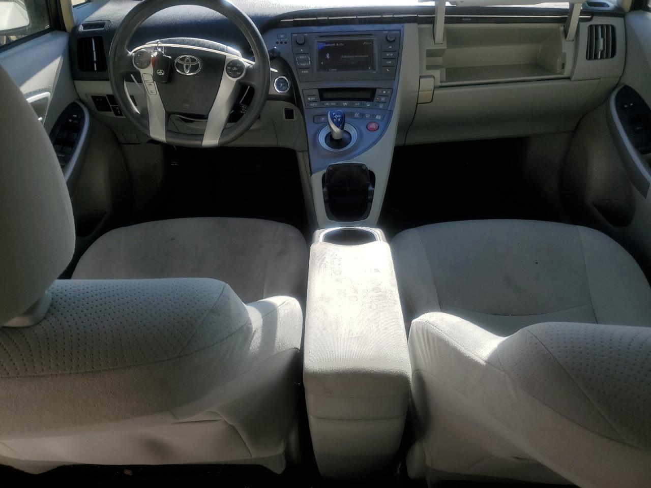 2014 Toyota Prius - Image 8