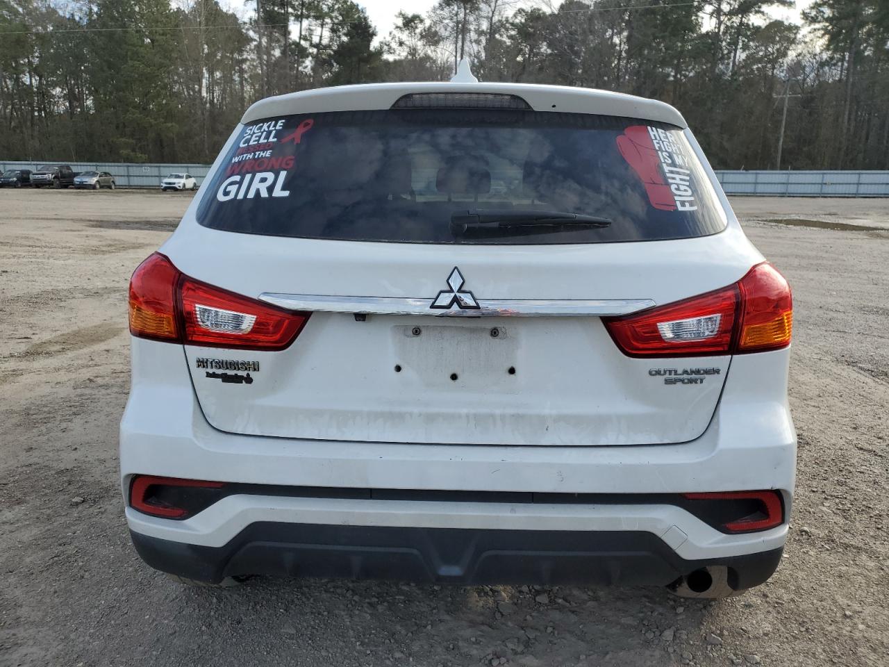 2018 Mitsubishi Outlander - Image 6