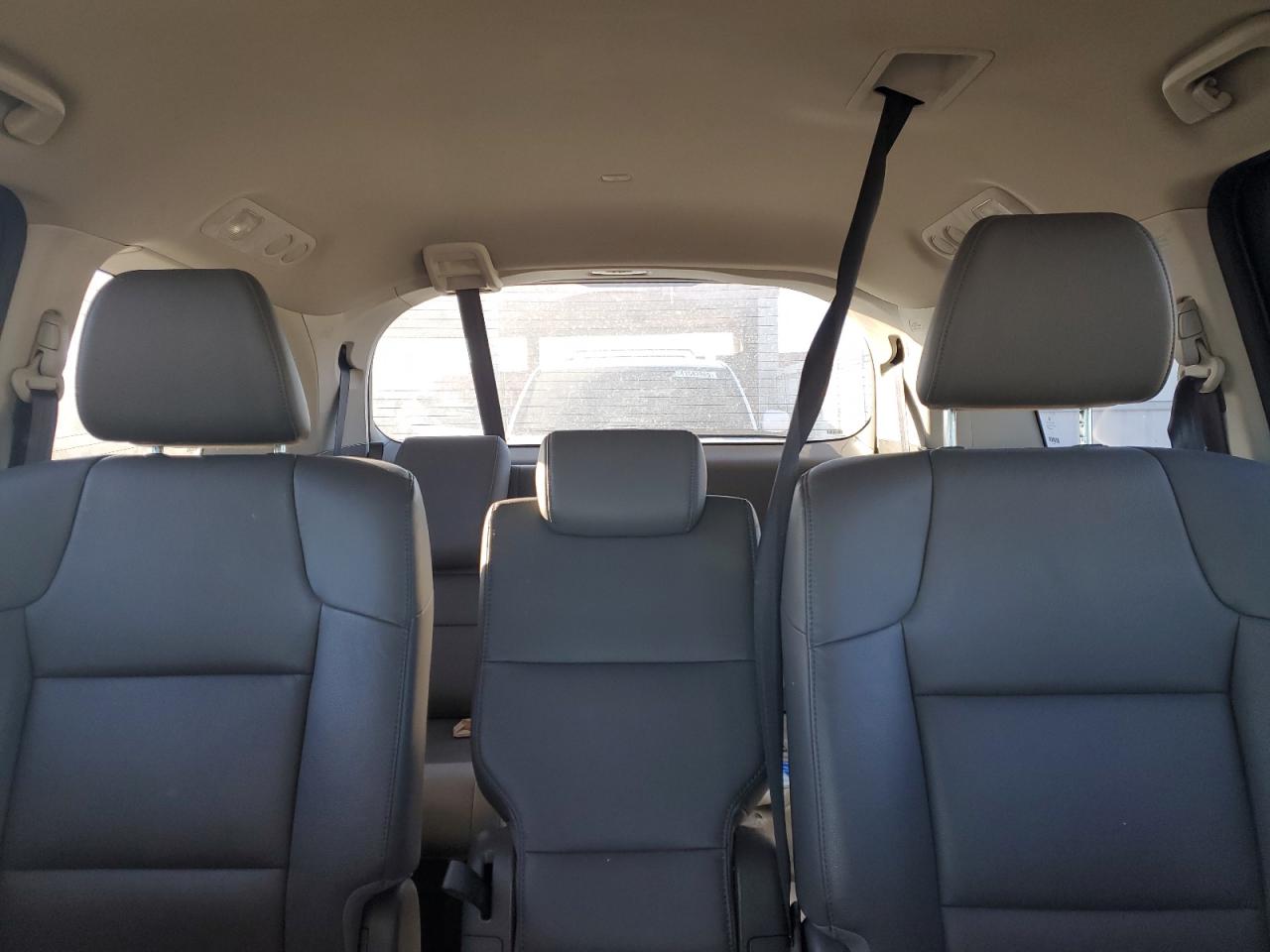 2015 Honda Odyssey - Image 10