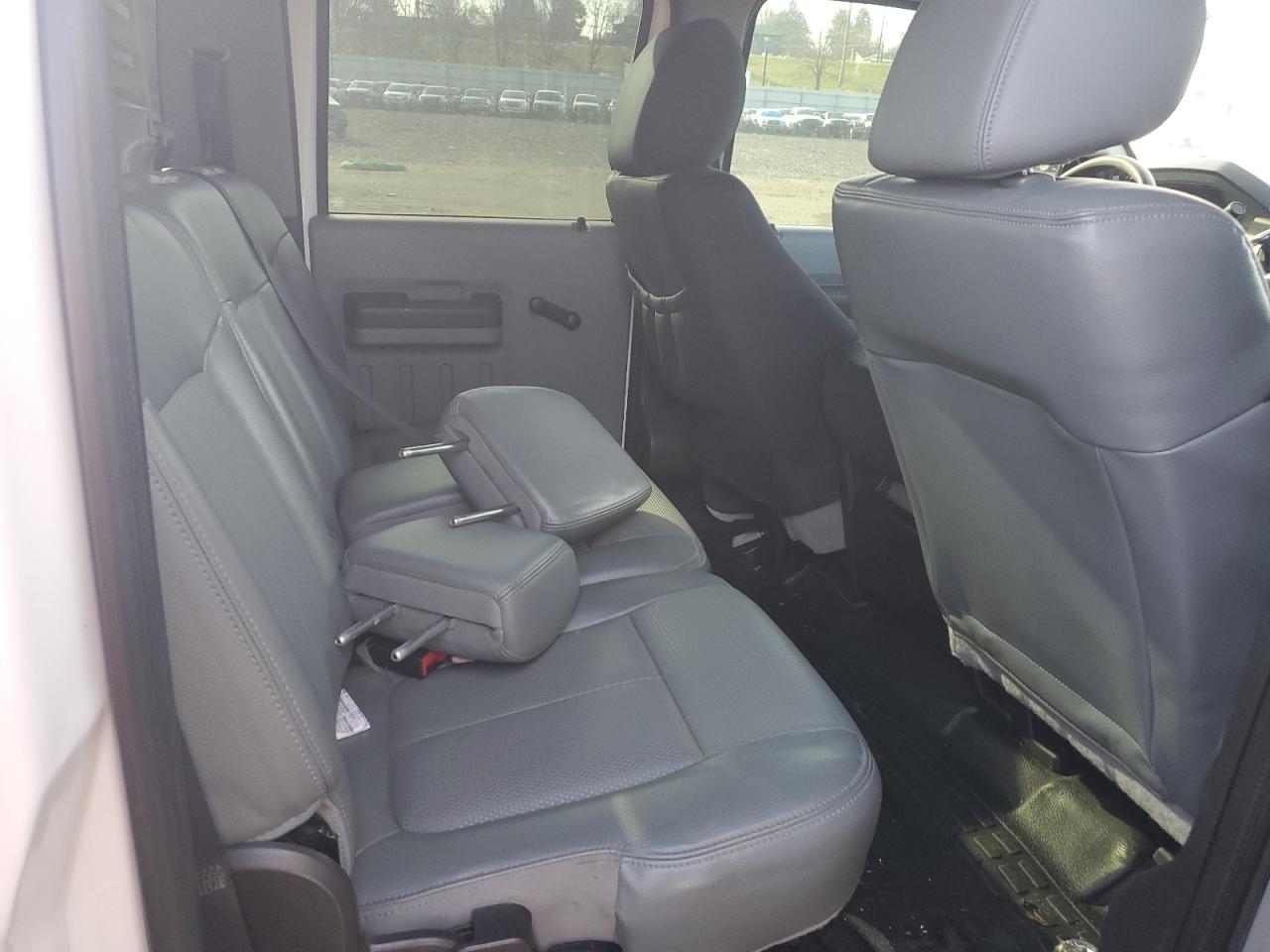 2014 Ford F350 - Image 10