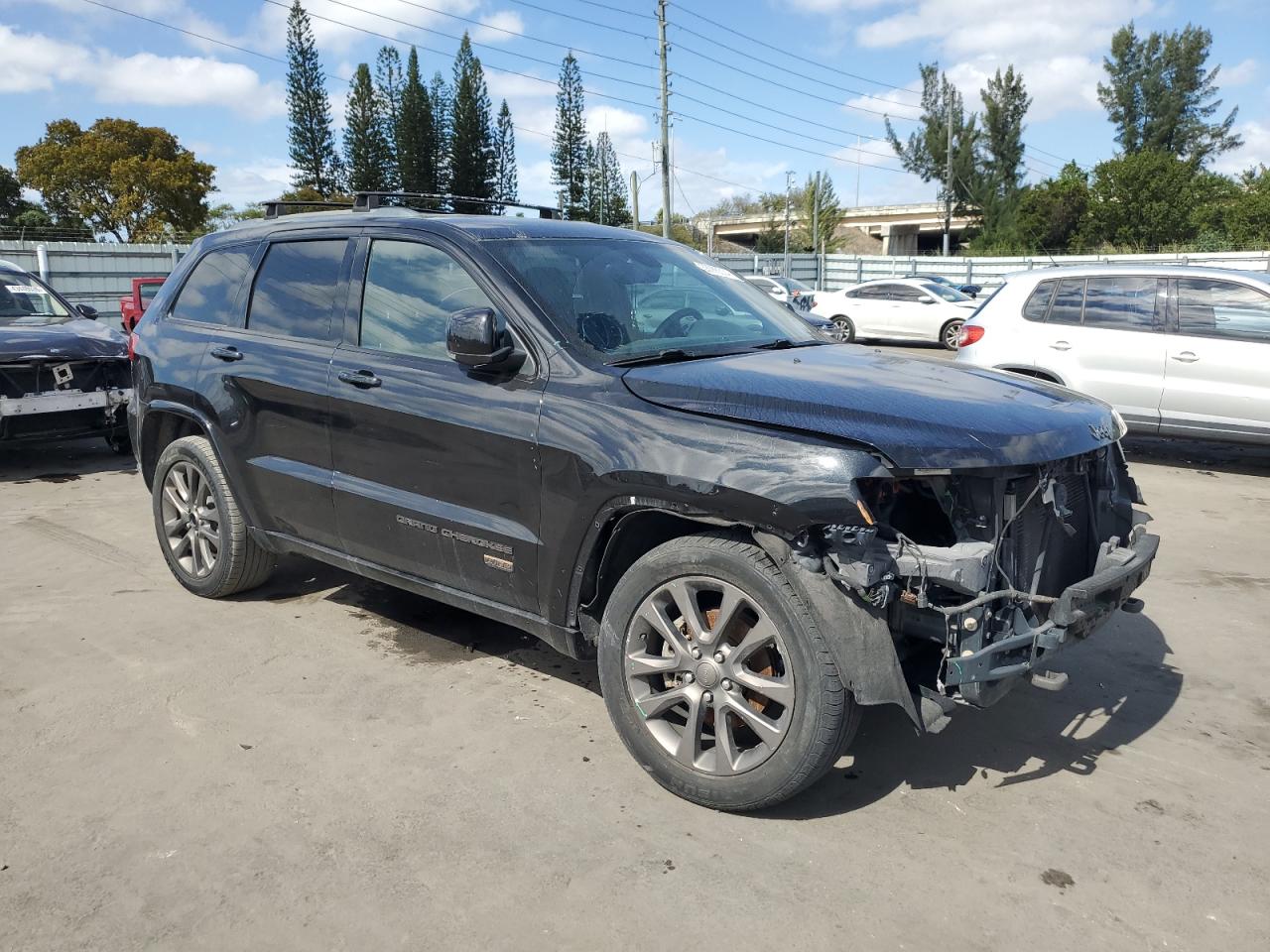 2016 Jeep Grand Cherokee - Image 4
