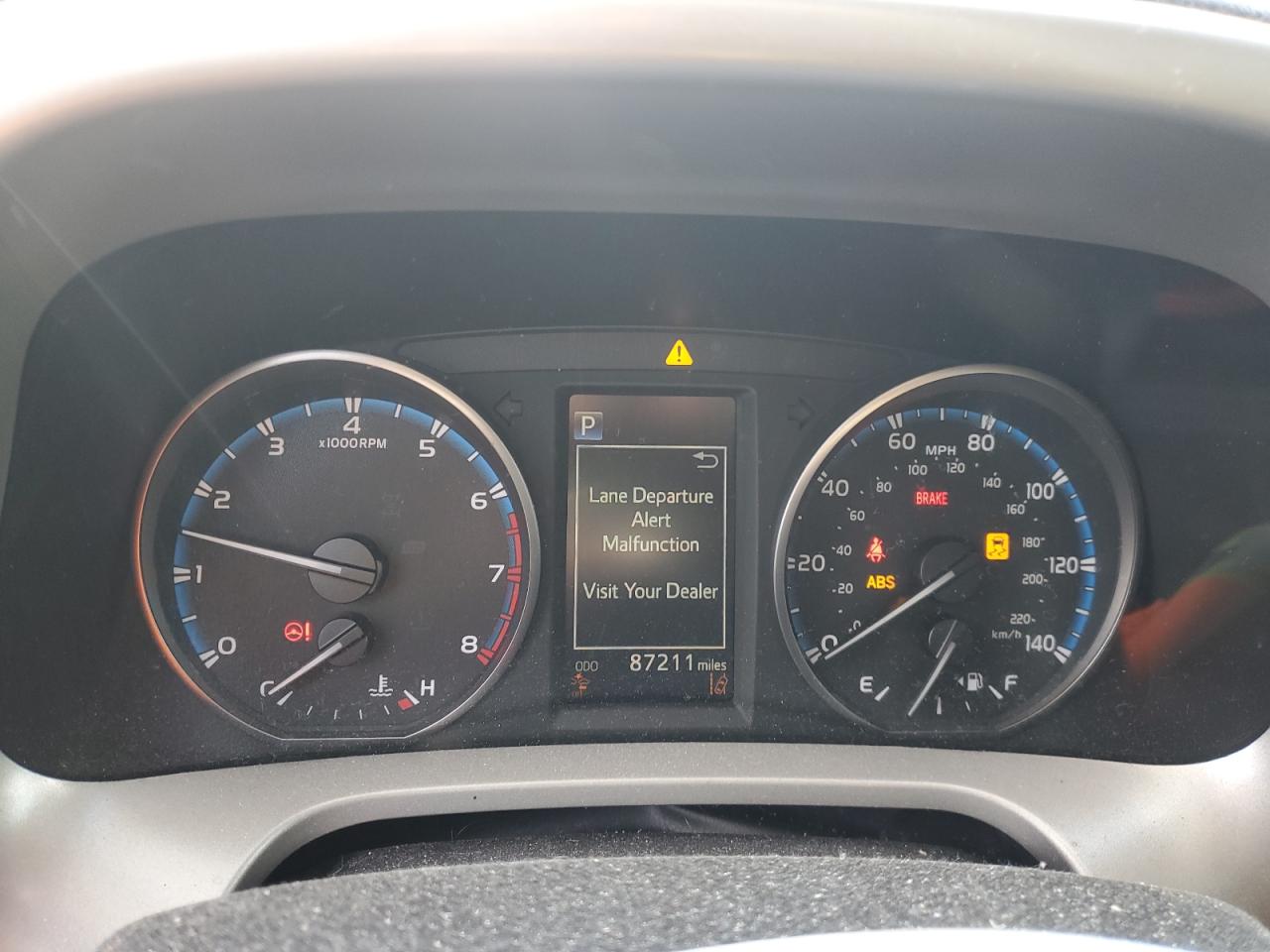 2018 Toyota RAV 4 - Image 9