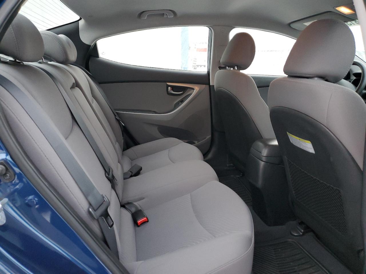 2016 Hyundai Elantra - Image 10