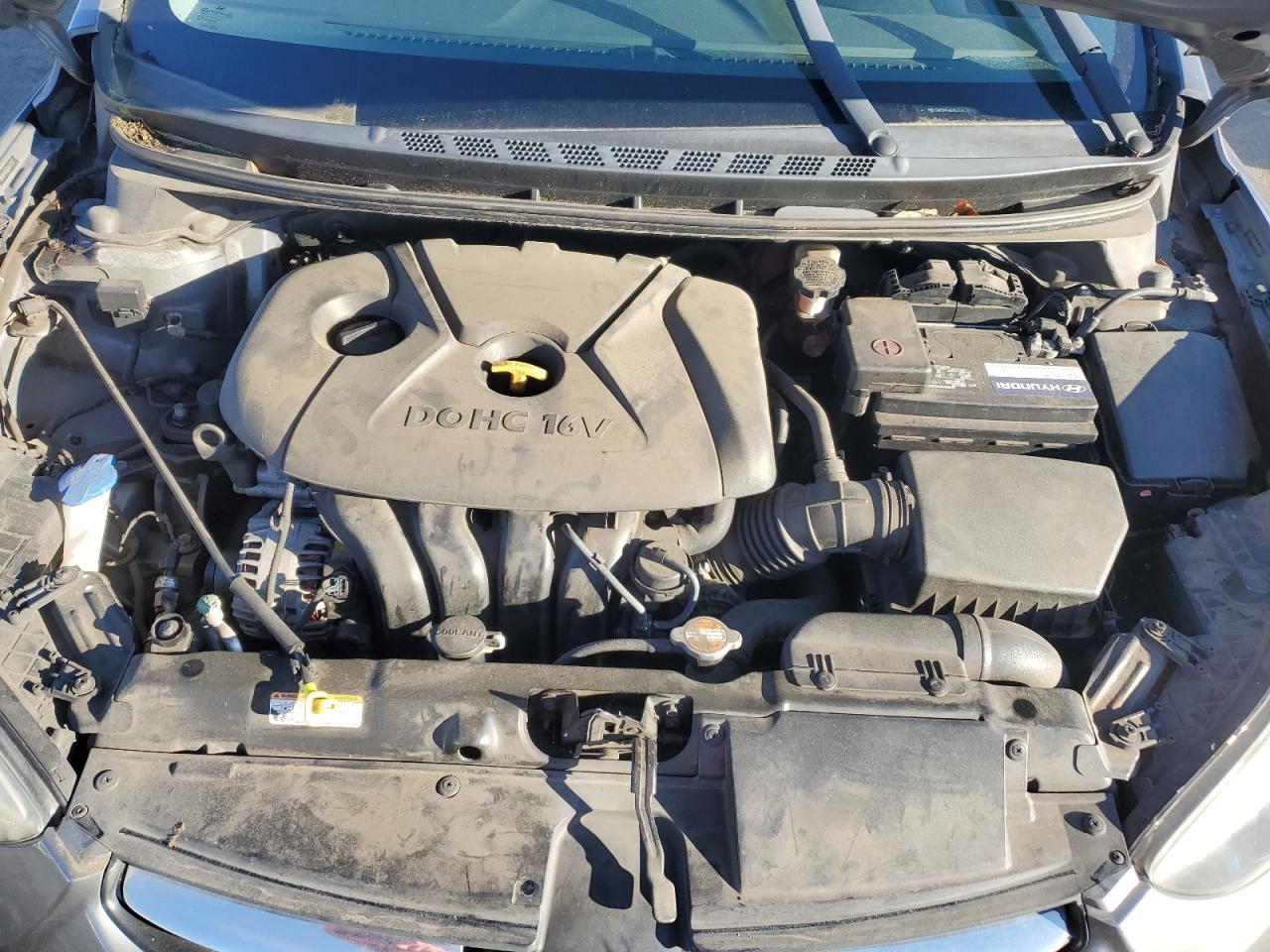 2012 Hyundai Elantra - Image 12