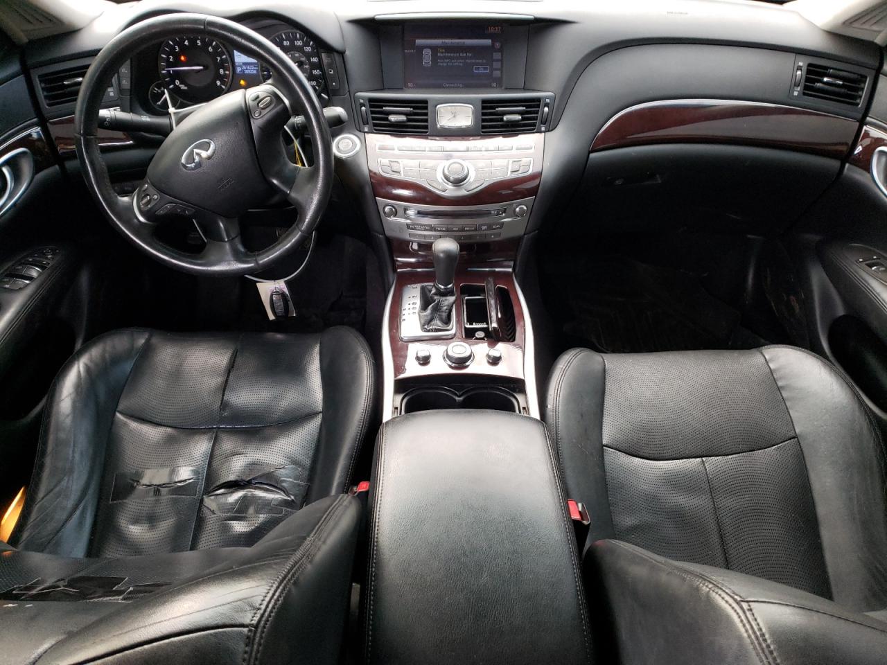 2014 Infiniti Q70 - Image 8