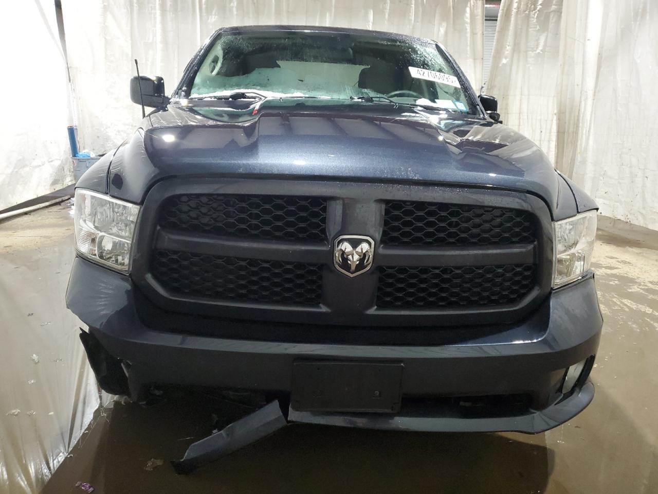 2016 RAM 1500 - Image 5