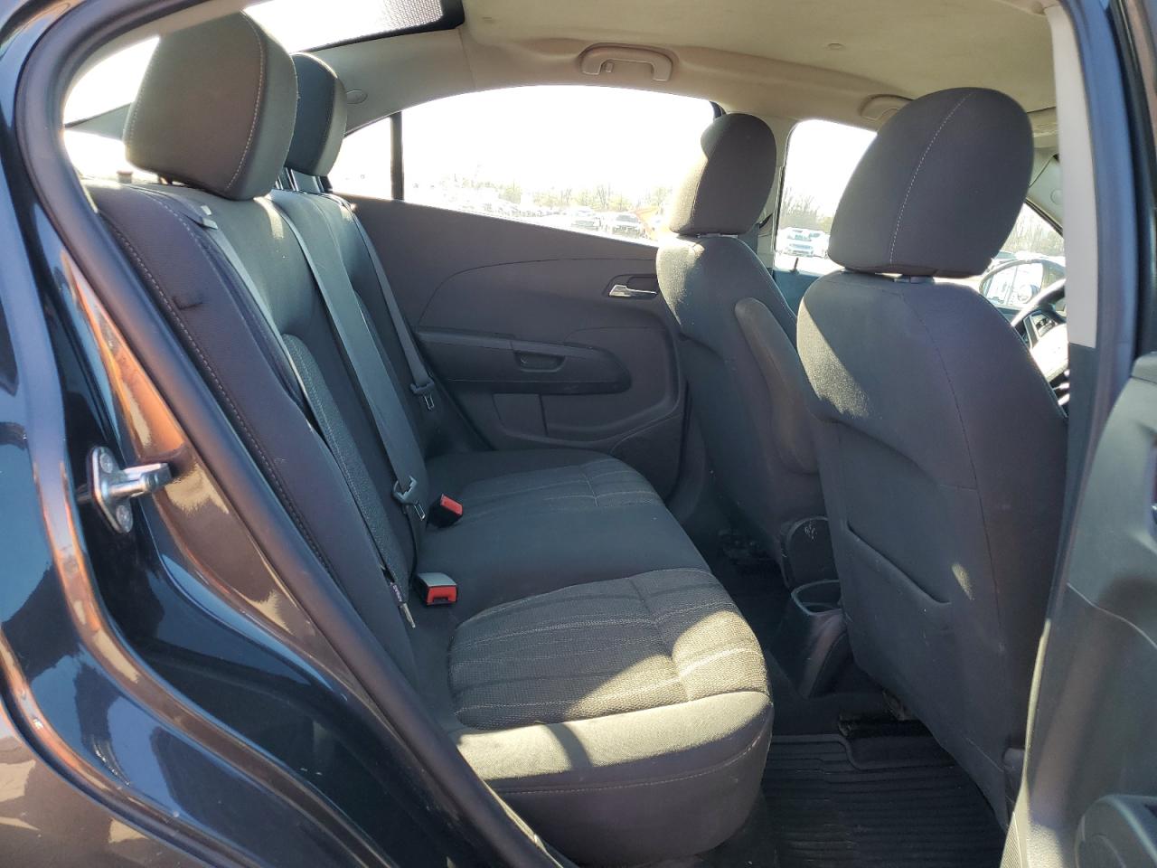 2016 Chevrolet Sonic - Image 11
