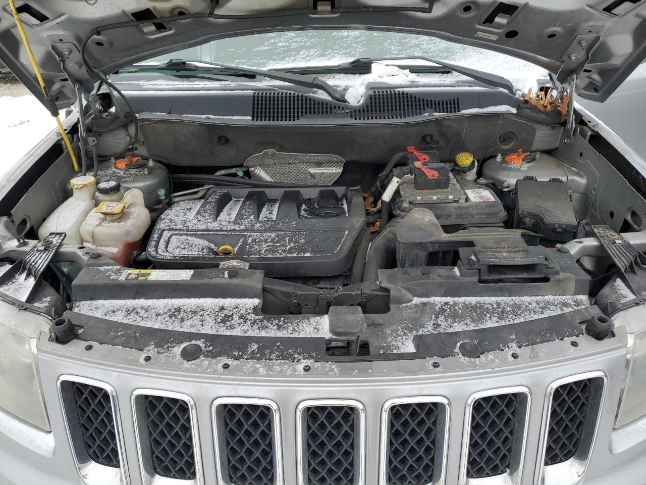 2014 Jeep Compass - Image 12