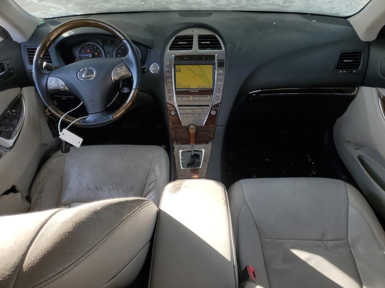 2010 Lexus ES - Image 8
