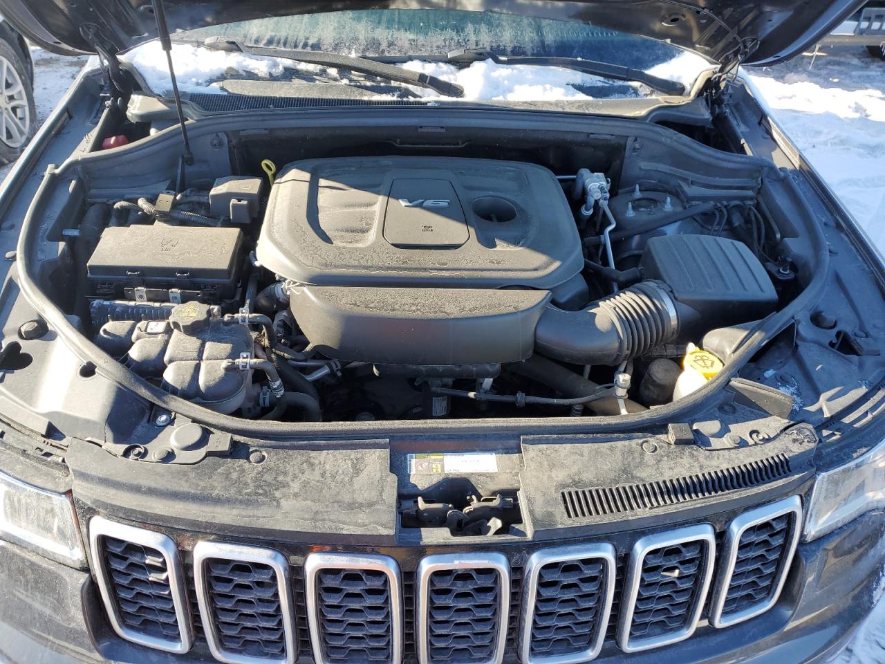 2018 Jeep Grand Cherokee - Image 11