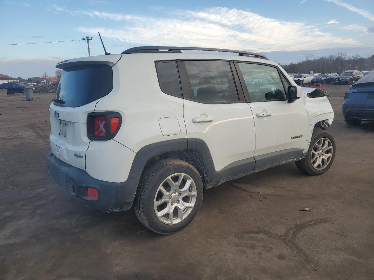 2018 Jeep Renegade - Image 3