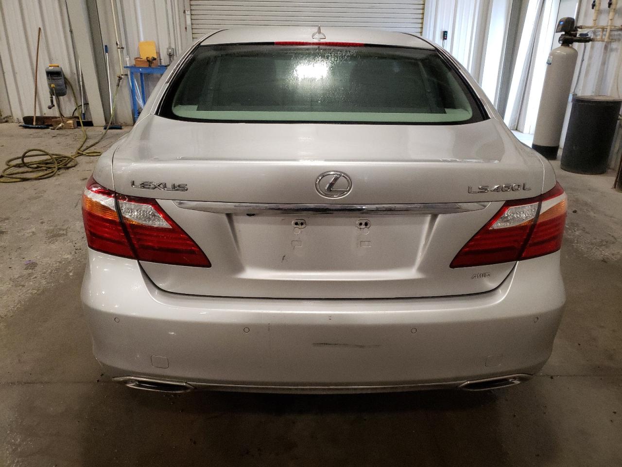 2010 Lexus LS - Image 6