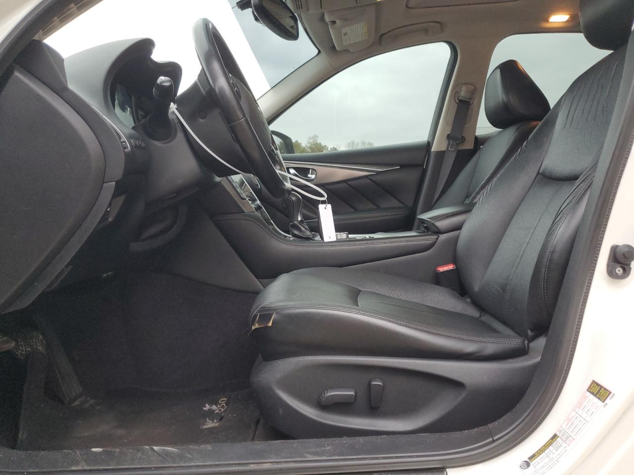 2015 Infiniti Q50 - Image 7