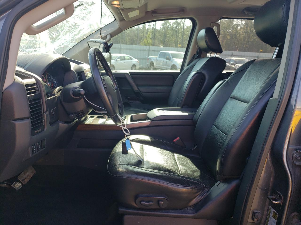 2012 Nissan Titan - Image 7