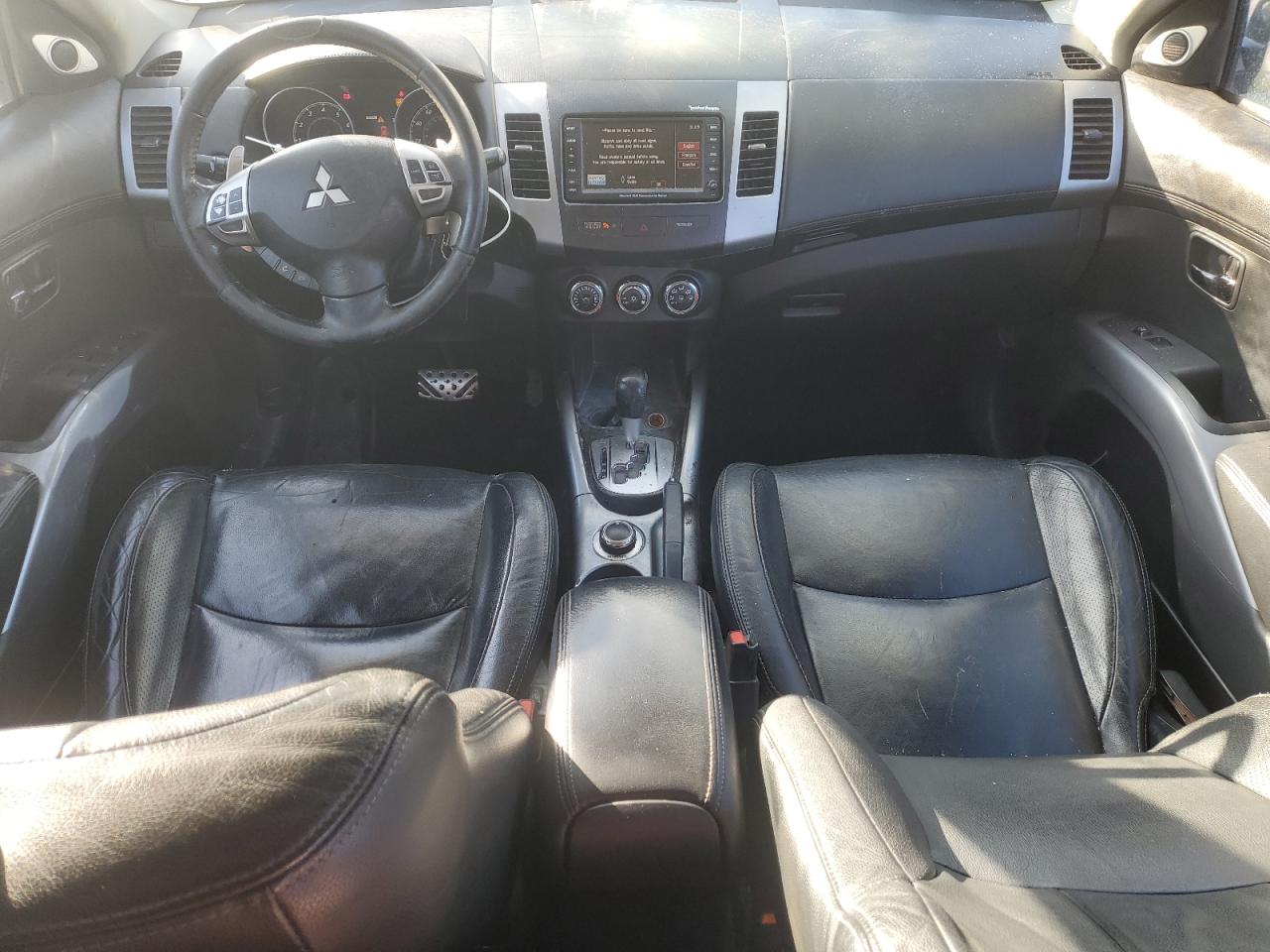 2012 Mitsubishi Outlander - Image 8