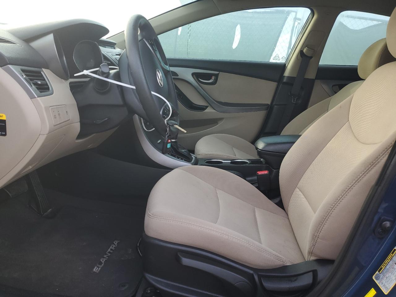 2016 Hyundai Elantra - Image 7