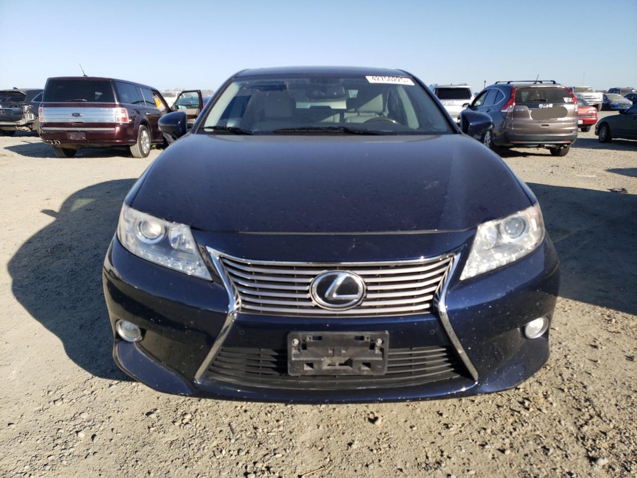 2013 Lexus ES - Image 5