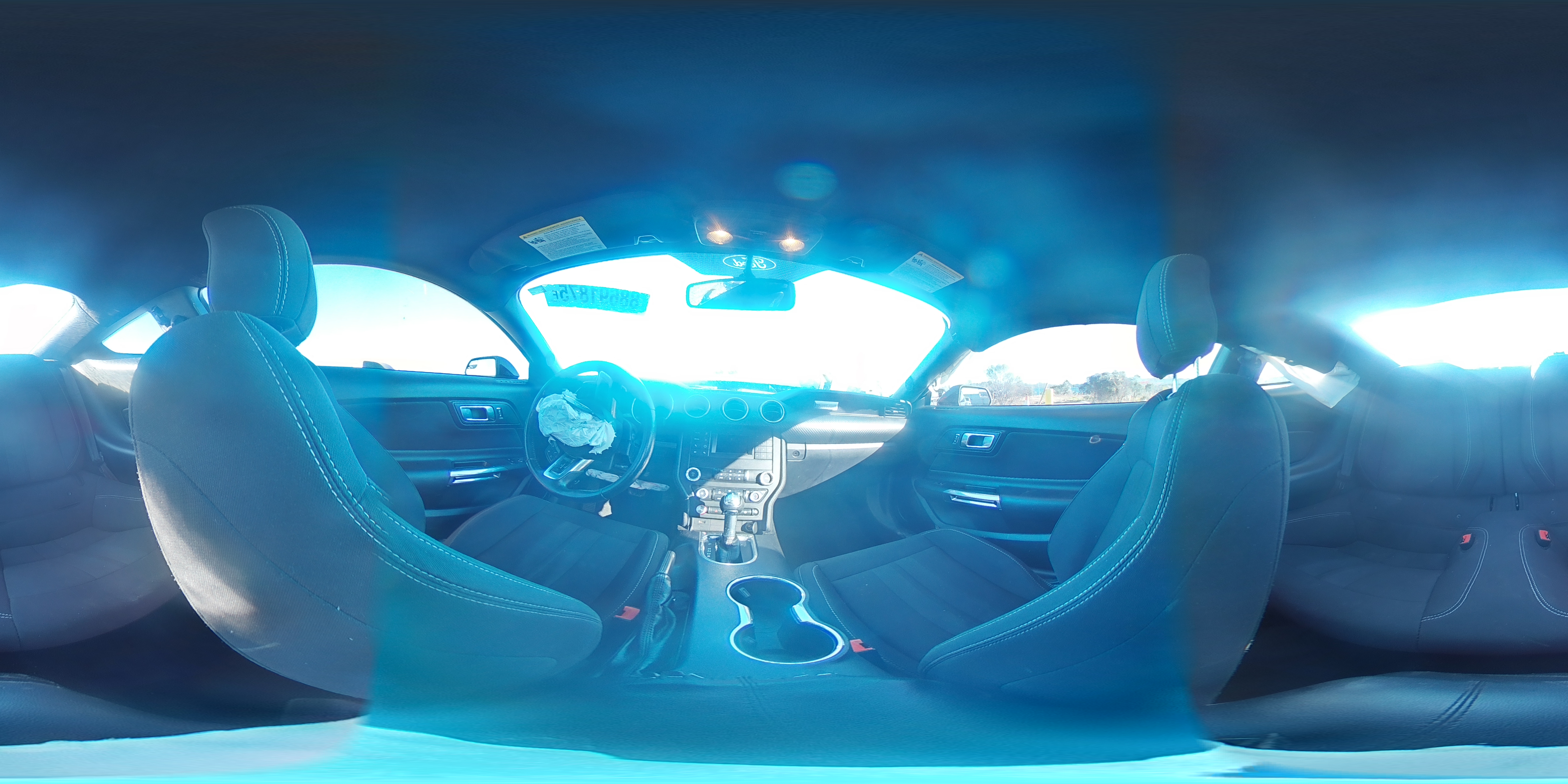 2019 Ford Mustang - Image 12