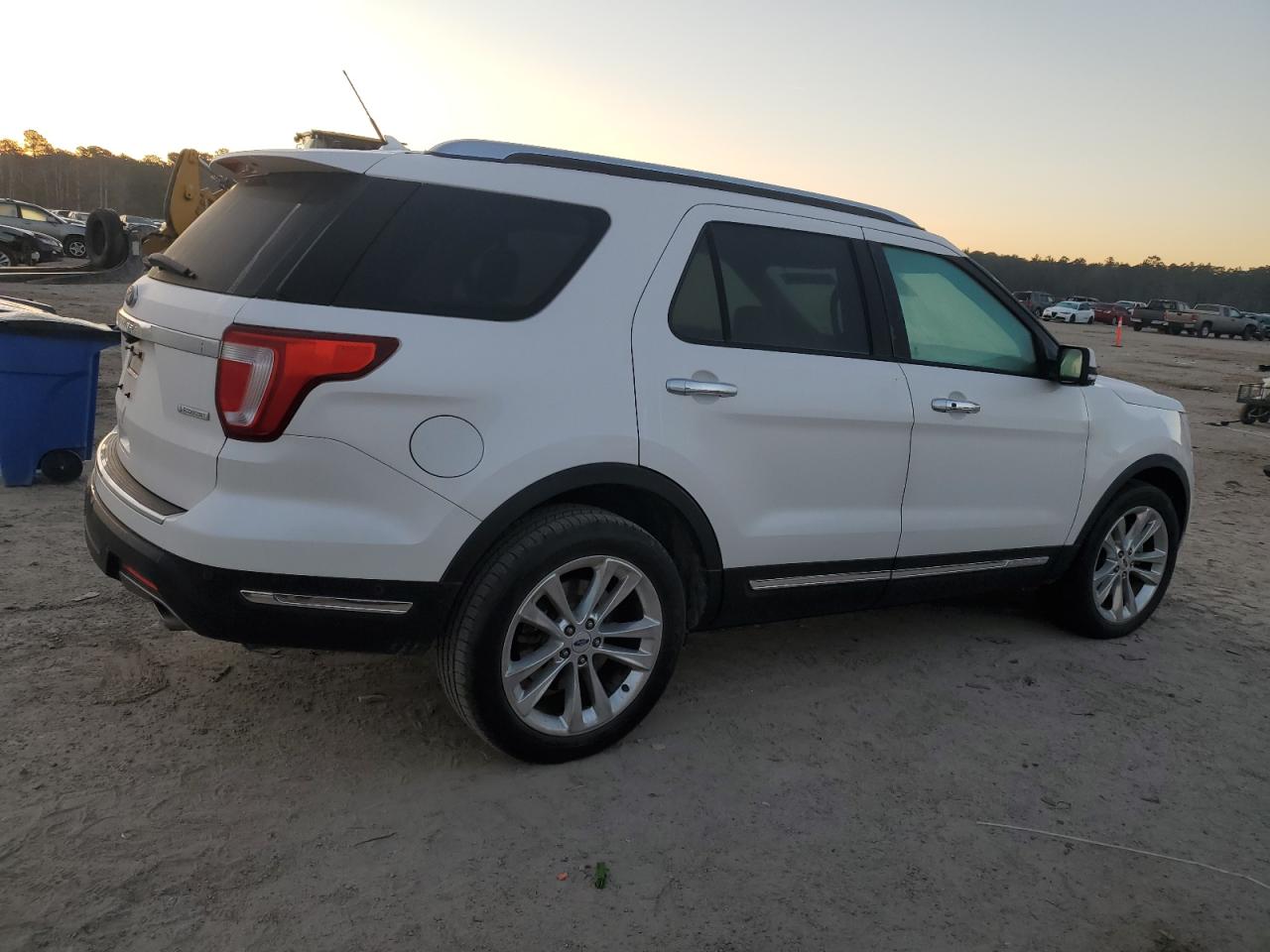 2018 Ford Explorer - Image 3