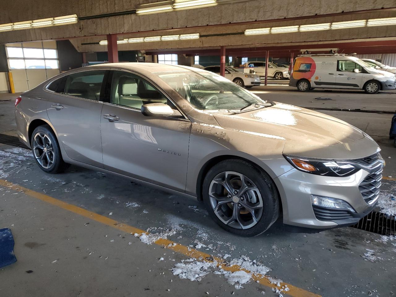2023 Chevrolet Malibu - Image 4