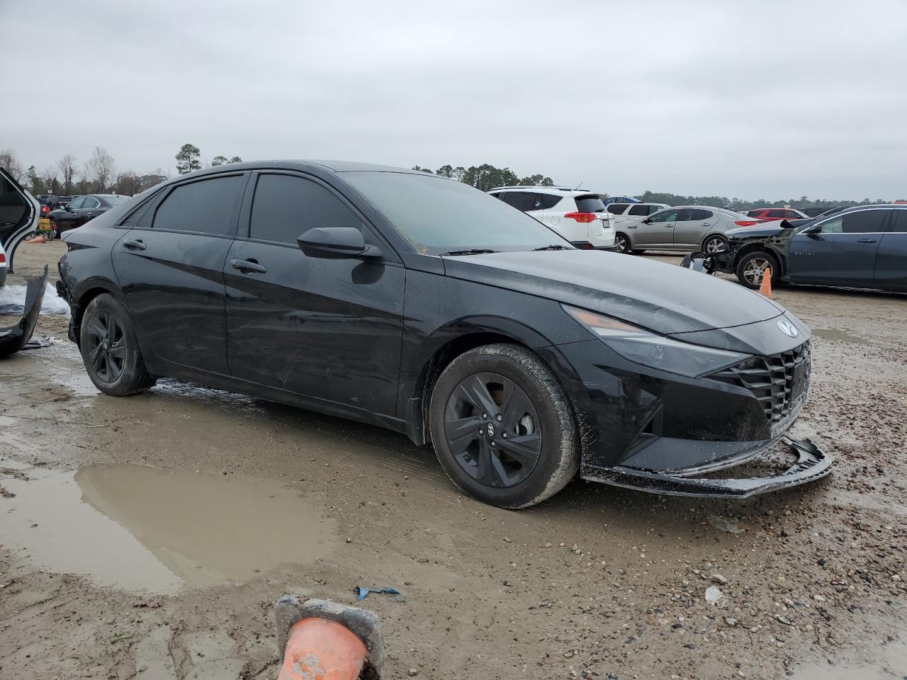 2023 Hyundai Elantra - Image 4