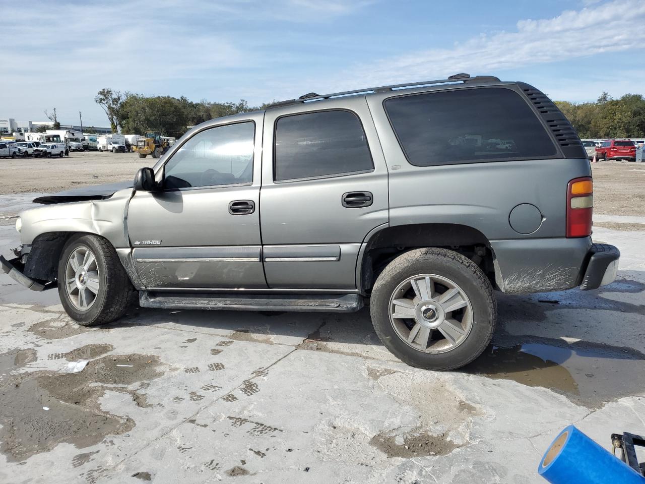 2002 Chevrolet Tahoe - Image 2