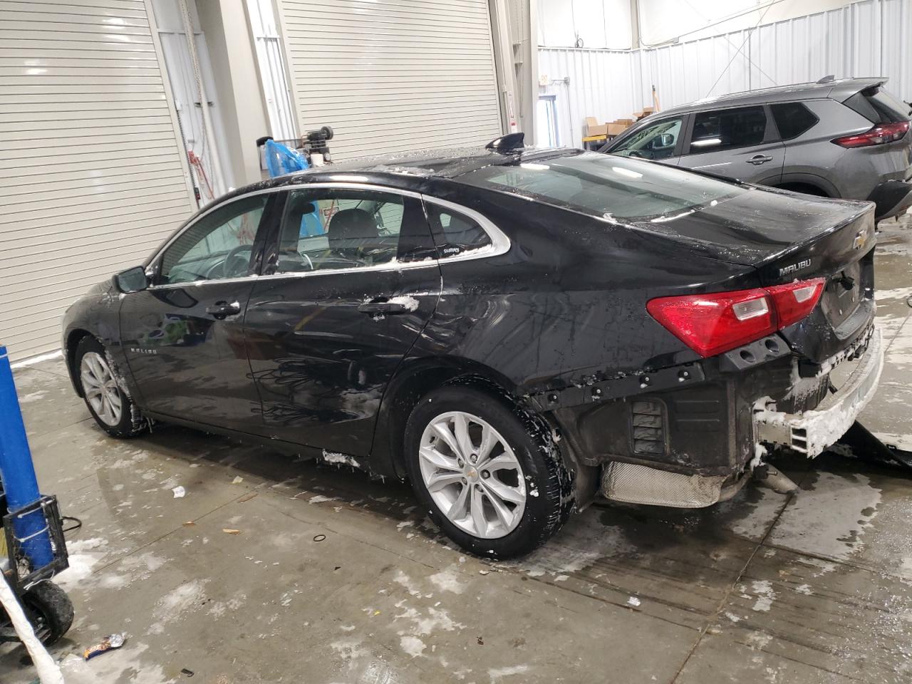2023 Chevrolet Malibu - Image 2