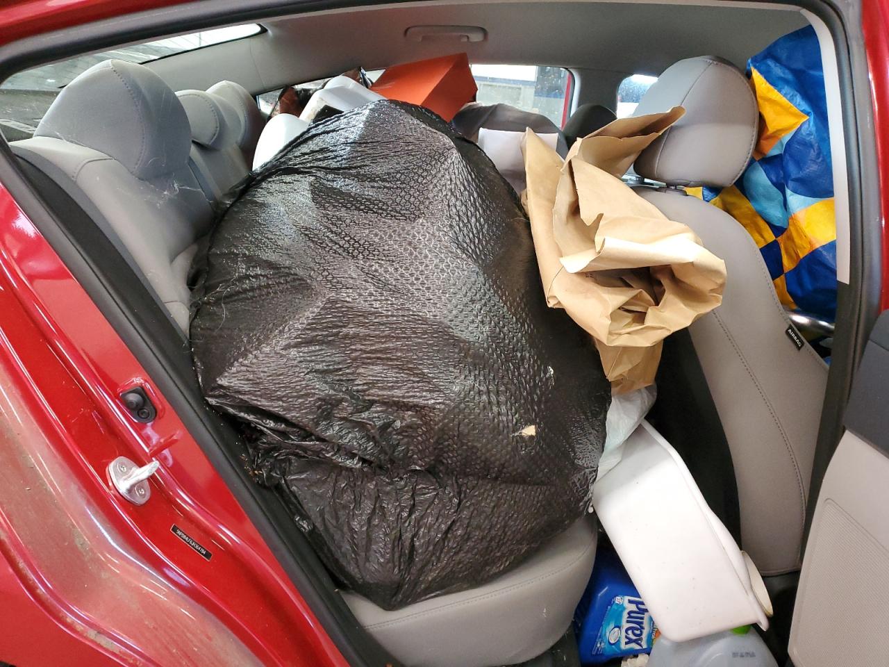 2018 Hyundai Elantra - Image 10
