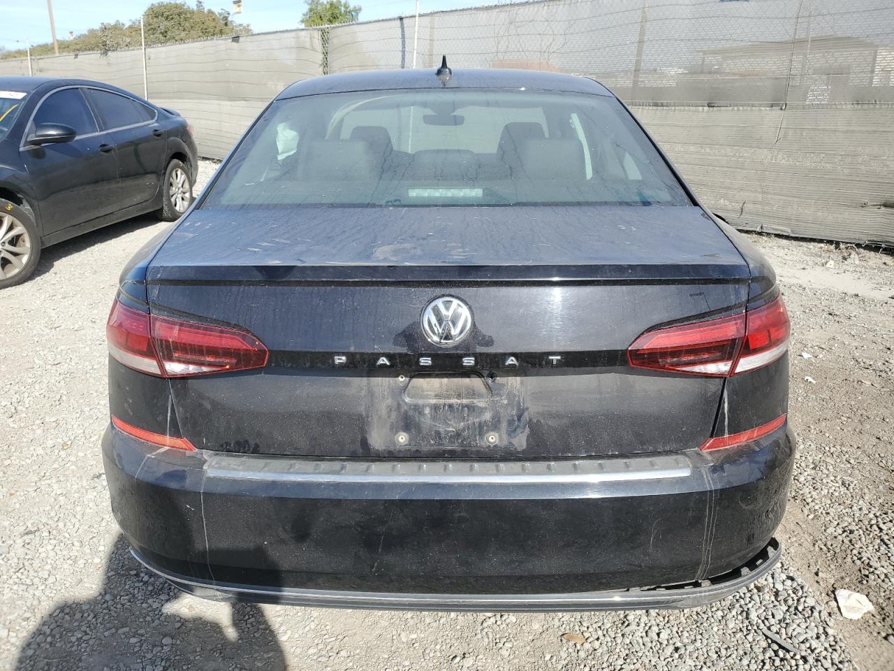 2021 Volkswagen Passat - Image 6