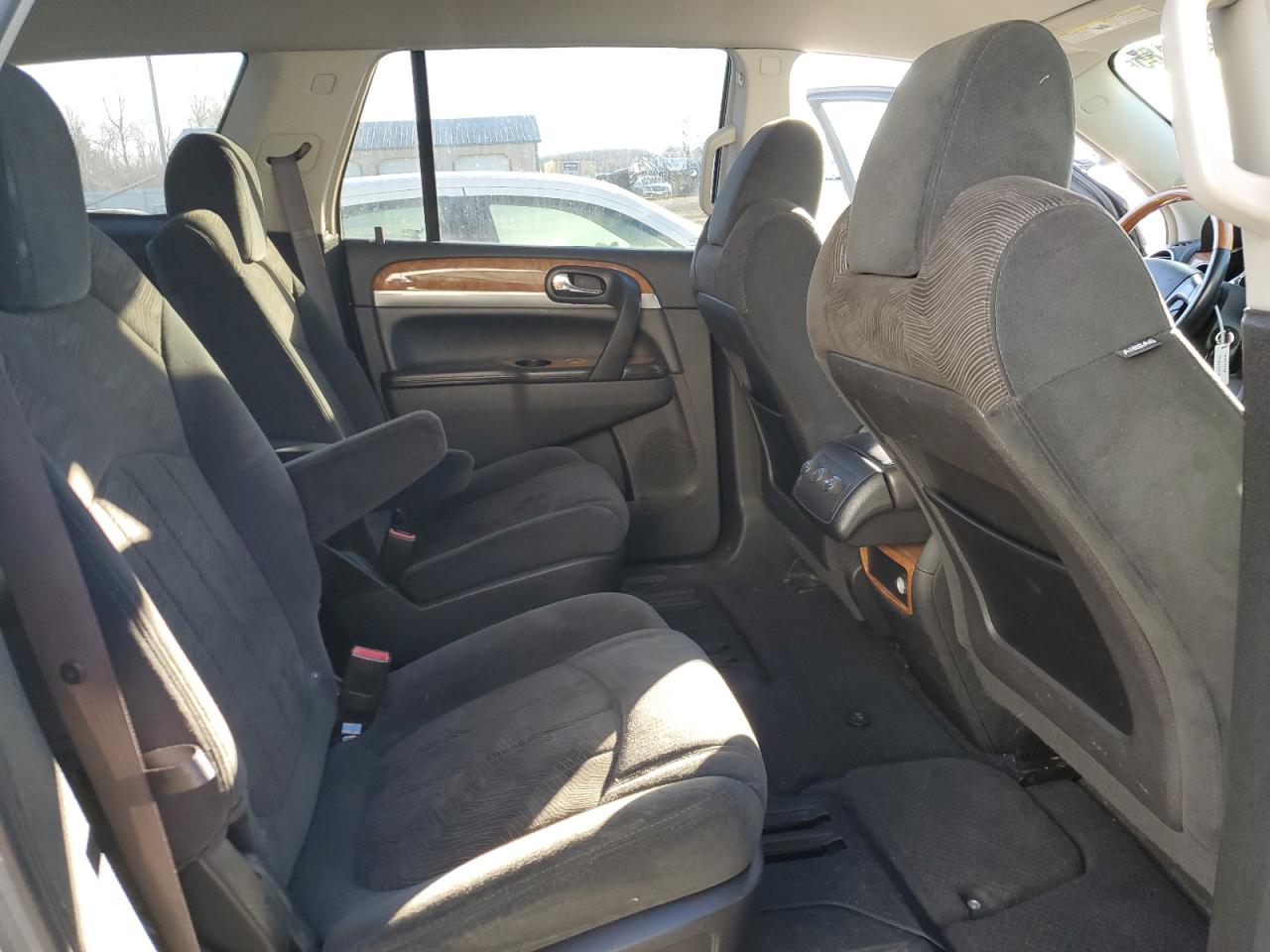 2009 Buick Enclave - Image 11