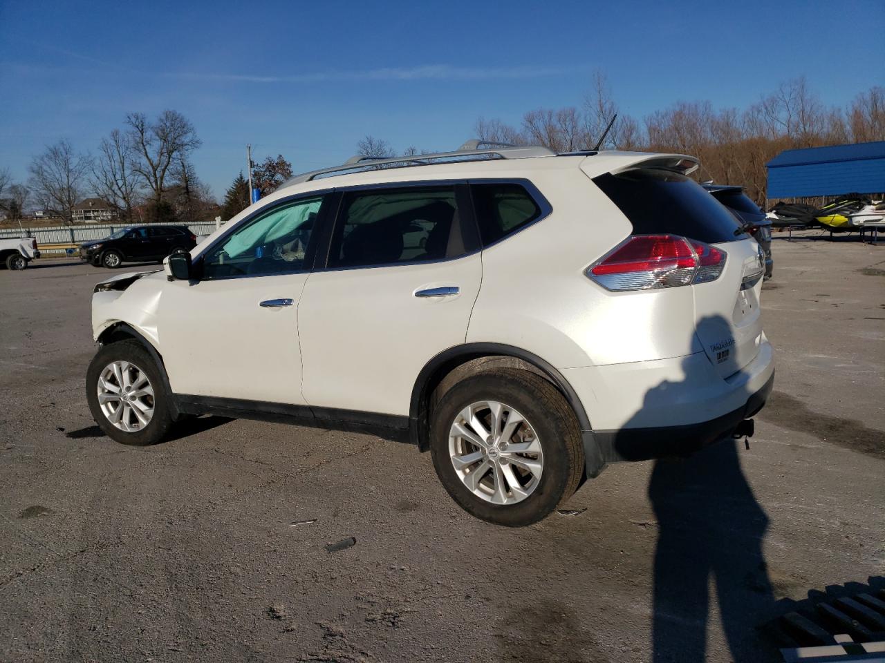 2015 Nissan Rogue - Image 2