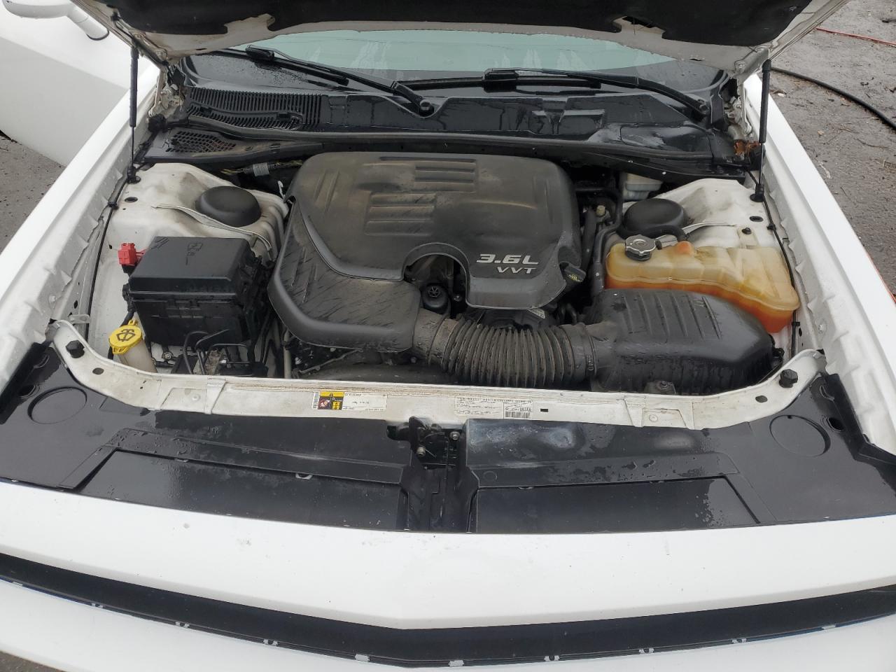 2014 Dodge Challenger - Image 11