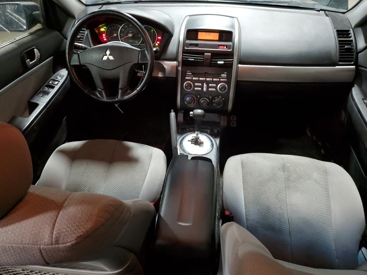 2008 Mitsubishi Galant - Image 8