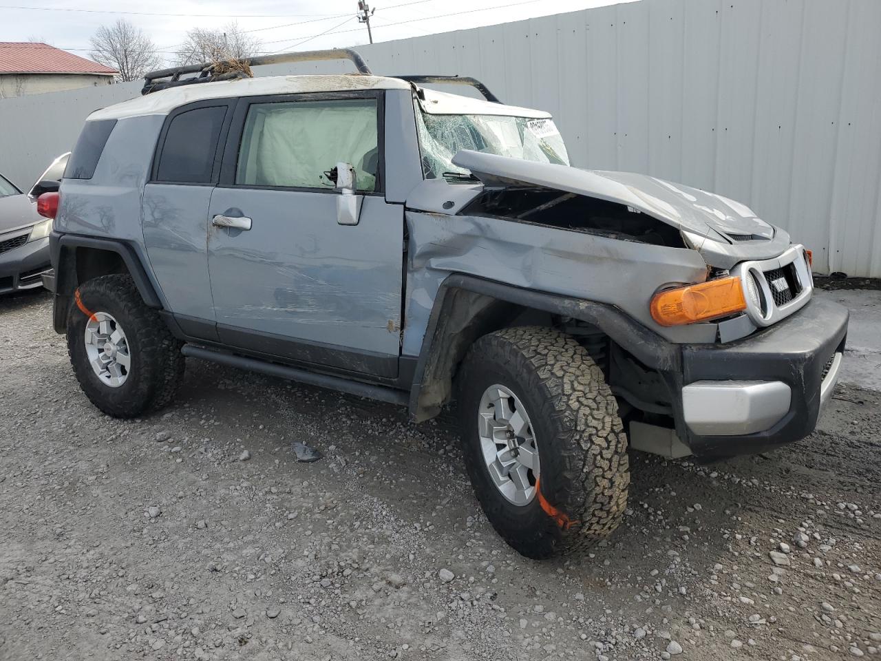 2014 Toyota FJ Cruiser - Image 4