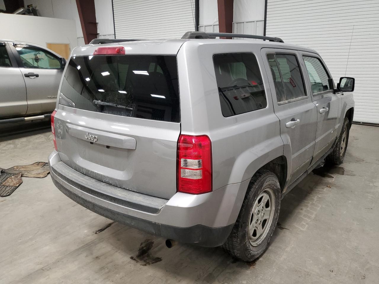 2015 Jeep Liberty (Patriot) - Image 3
